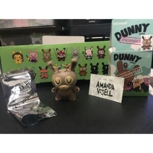 Kidrobot Dunny Endangered Series Amanda Visell 2009 3" Vinyl Figure 2/20